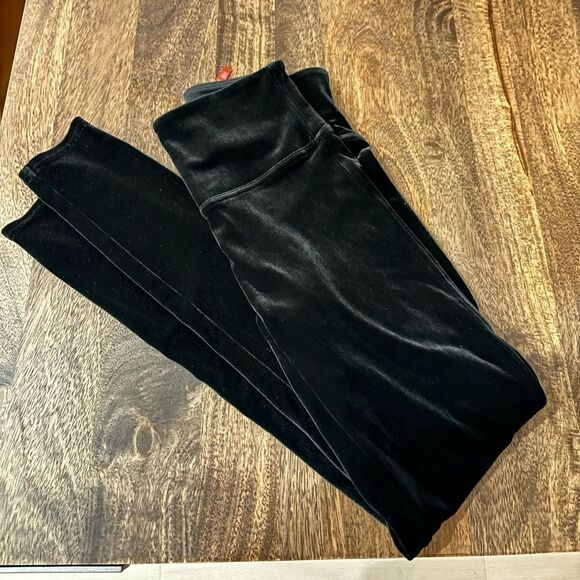 (Last call) EUC Spanx Velvet Leggings - Picture 7 of 7